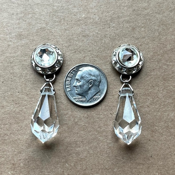 Gorgeous Crystal Icicle Earrings - Picture 7 of 7